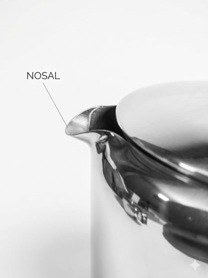 ChefTools Noor Pot spout pouring detail