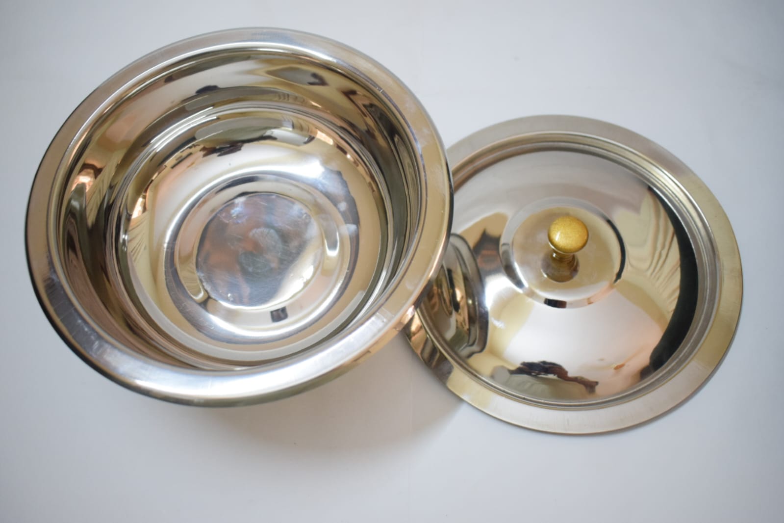 Salan Saver stainless steel serving bowl top view inside
