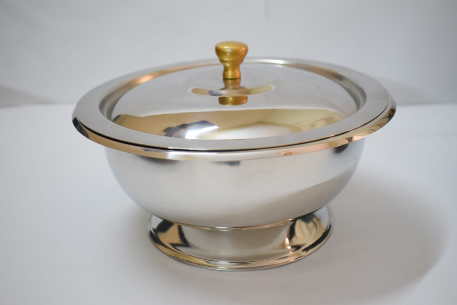 Salan Saver stainless steel serving bowl with lid front view gold knob